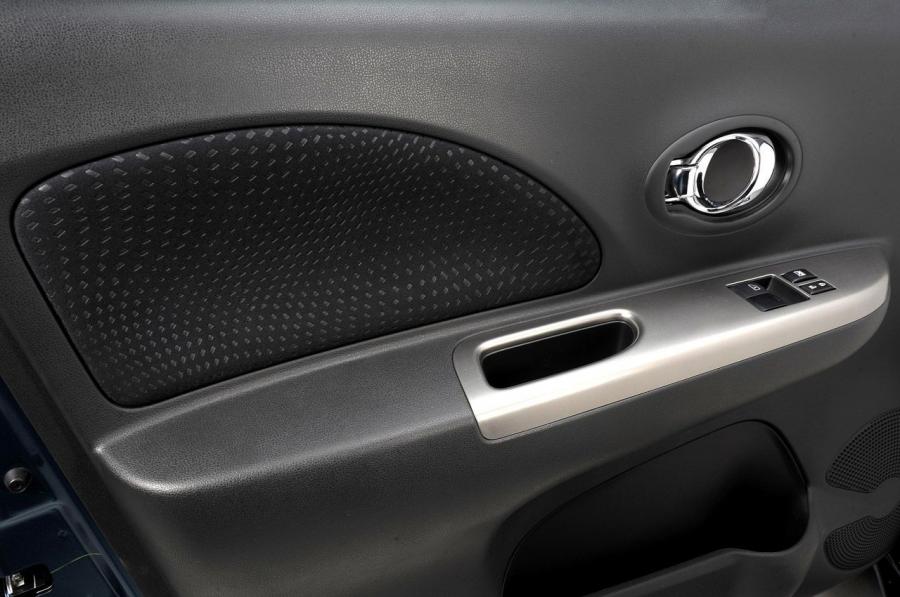  Nissan Micra 2013 года  (фото 13 из 36)